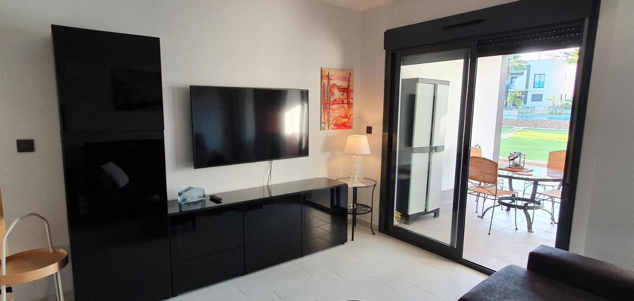 Oasis Beach โอริอุเอลา ภายนอก รูปภาพ