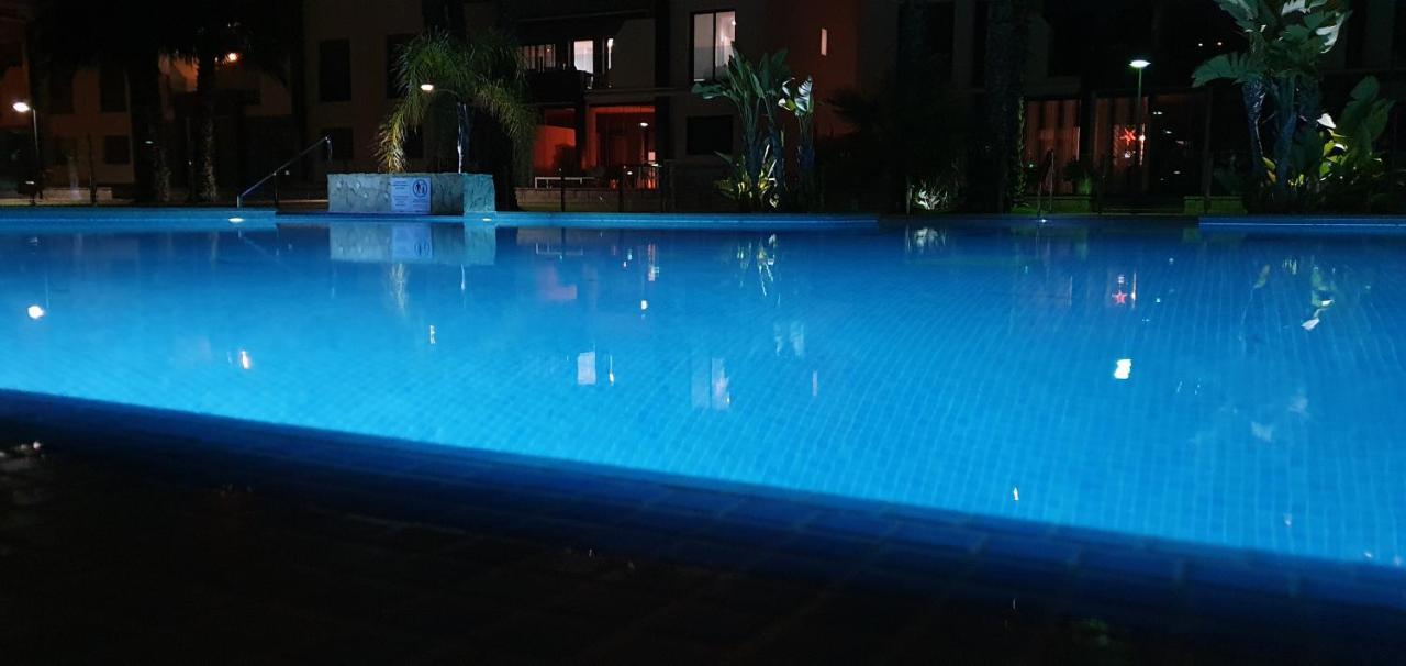 Oasis Beach โอริอุเอลา ภายนอก รูปภาพ